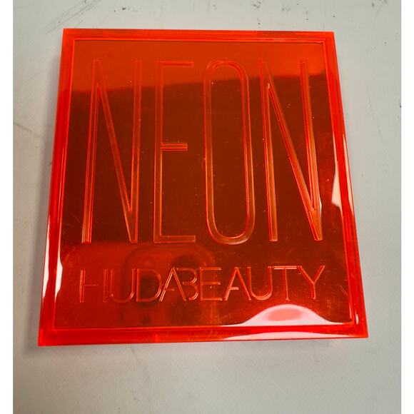 Huda Beauty Neon Obsessions Eyeshadow Palette Orange - 100 g NWOT Huda Beauty Neon Obsessions Orange Eye Shadow Palette Discontinued